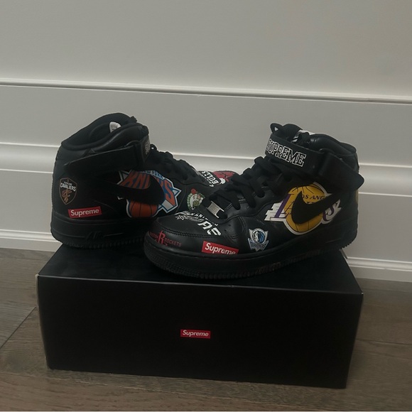 Supreme X NBA Air Forces - Picture 2 of 9